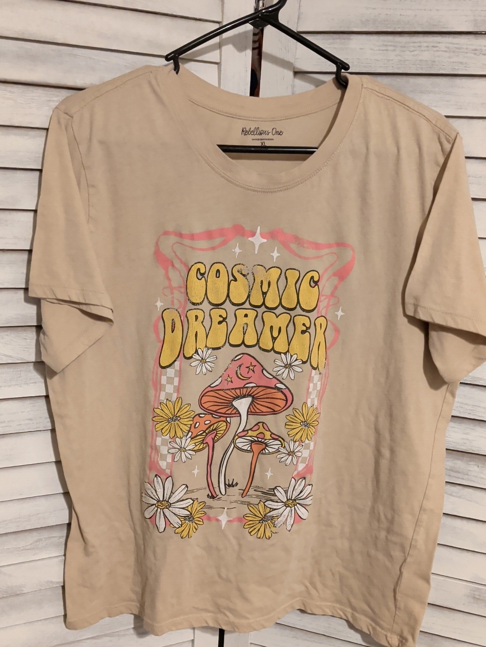 Rebellious One Beige Short-Sleeve 'Cosmic Dreamer' Graphic Tee